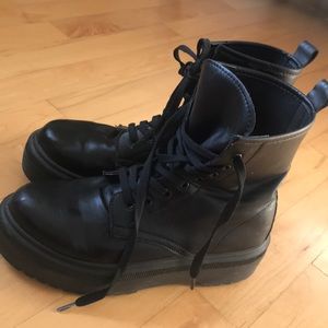 CHUNKY black combat boots size 8.5